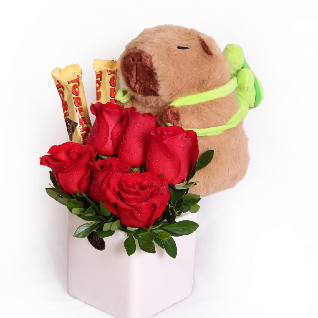 arreglo-capibara-enamorado